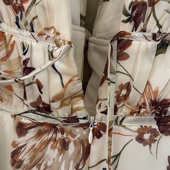 Lulus Flirty Ways Cream Floral Print Flutter Sleeve Romper XL - Picture 4 of 5